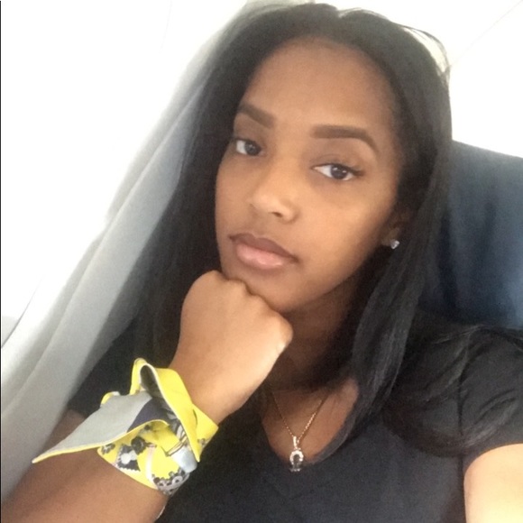 Meet your Posher, Jaleace - Picture 2 of 2